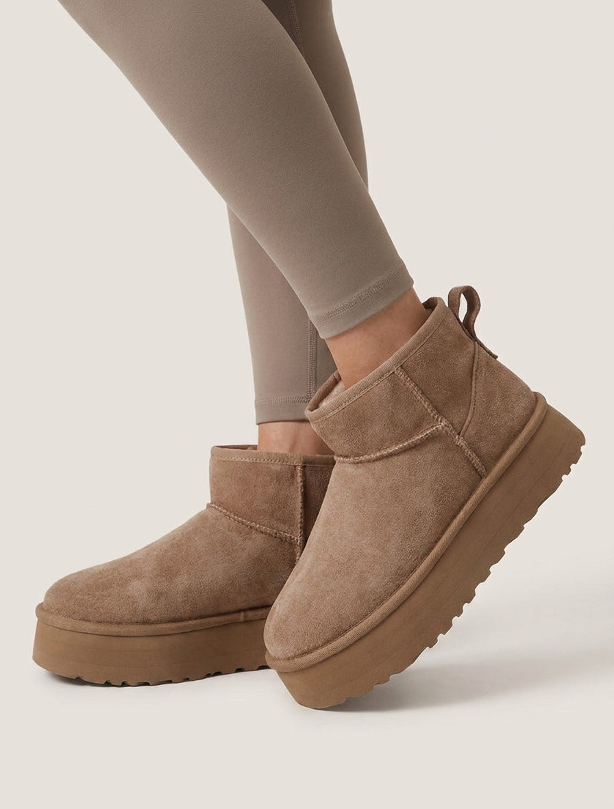 Gefütterte Stiefeletten aus Wildlederimitat - Maulwurf