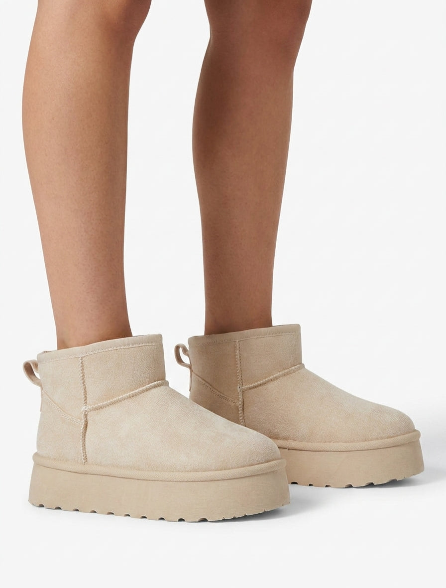 Gefütterte Stiefeletten aus Wildlederimitat - Beige