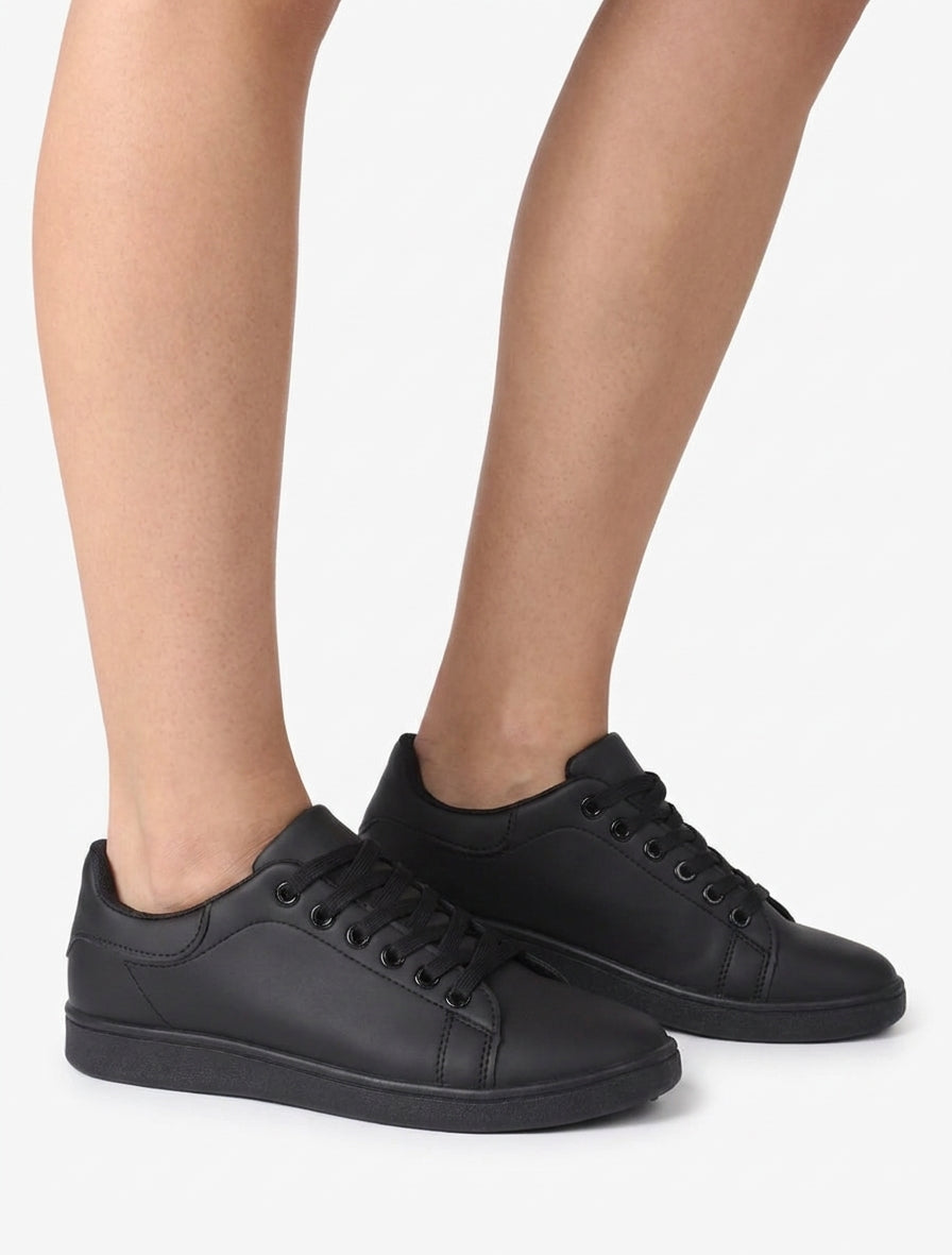 Einfache einfarbige Turnschuhe - Schwarz
