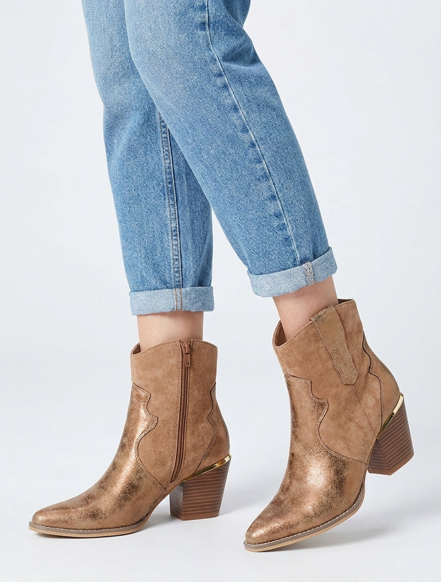 Perlmuttfarbene Stiefeletten im Santiag-Stil - Kamel