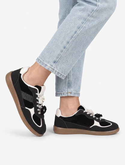 Sneaker mit Samteinsatz - Schwarz