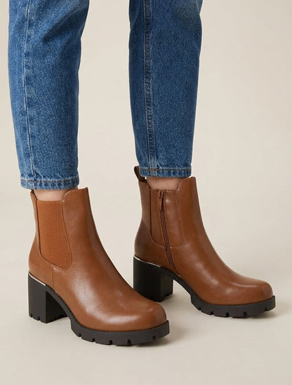 Stiefeletten mit elastischem Knöchel. - Kamel