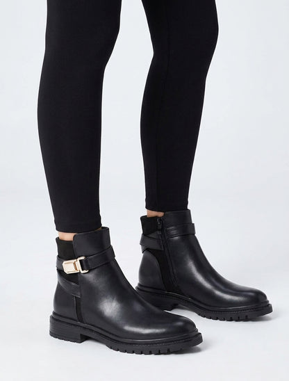 Stiefeletten aus Kunstleder mit Wildlederbesatz - Schwarz