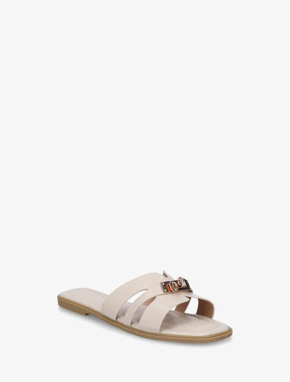 Claquettes en simili à empiècement métal - Beige - 2