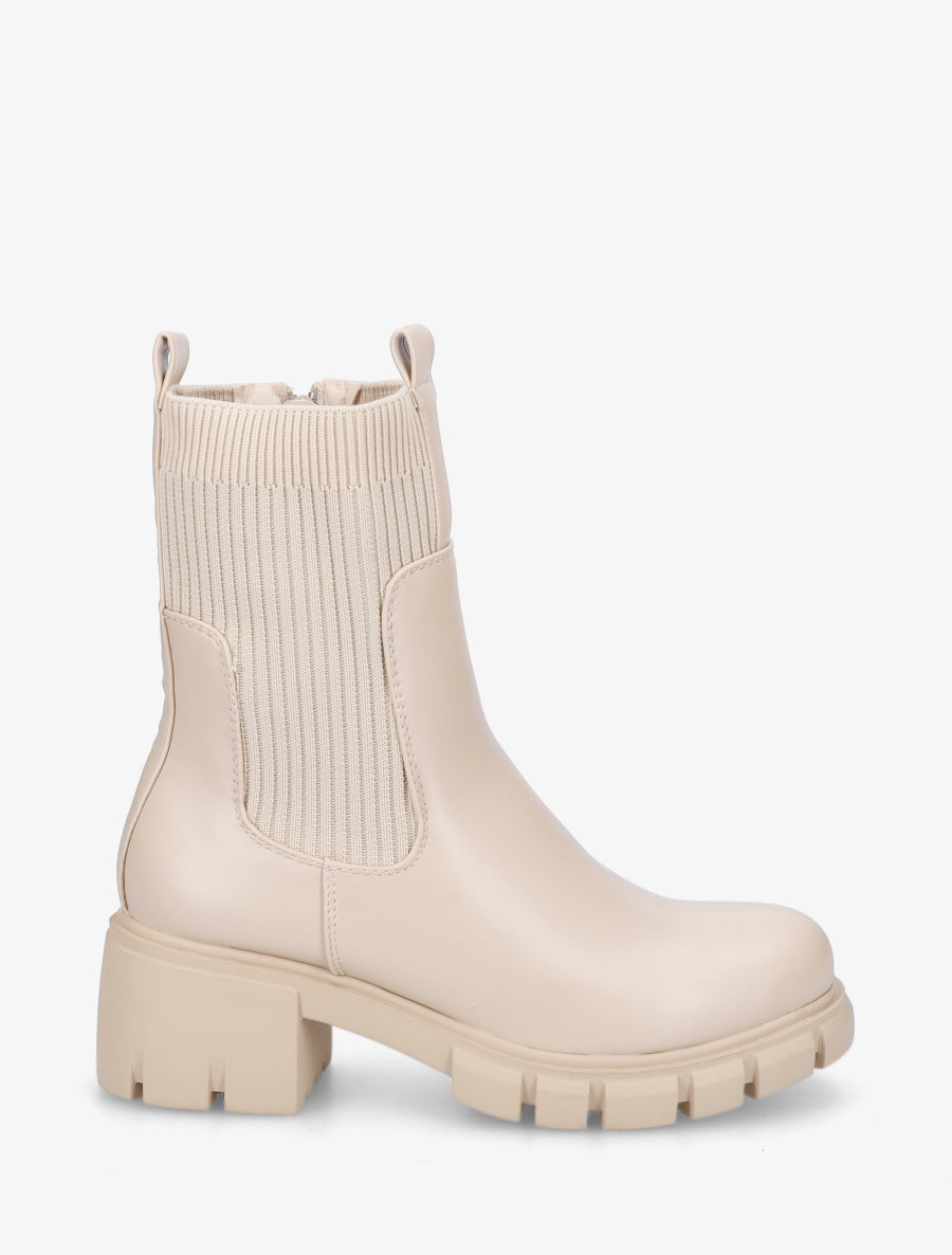 Zweimaterialige hohe Stiefeletten mit Profilsohle - Beige