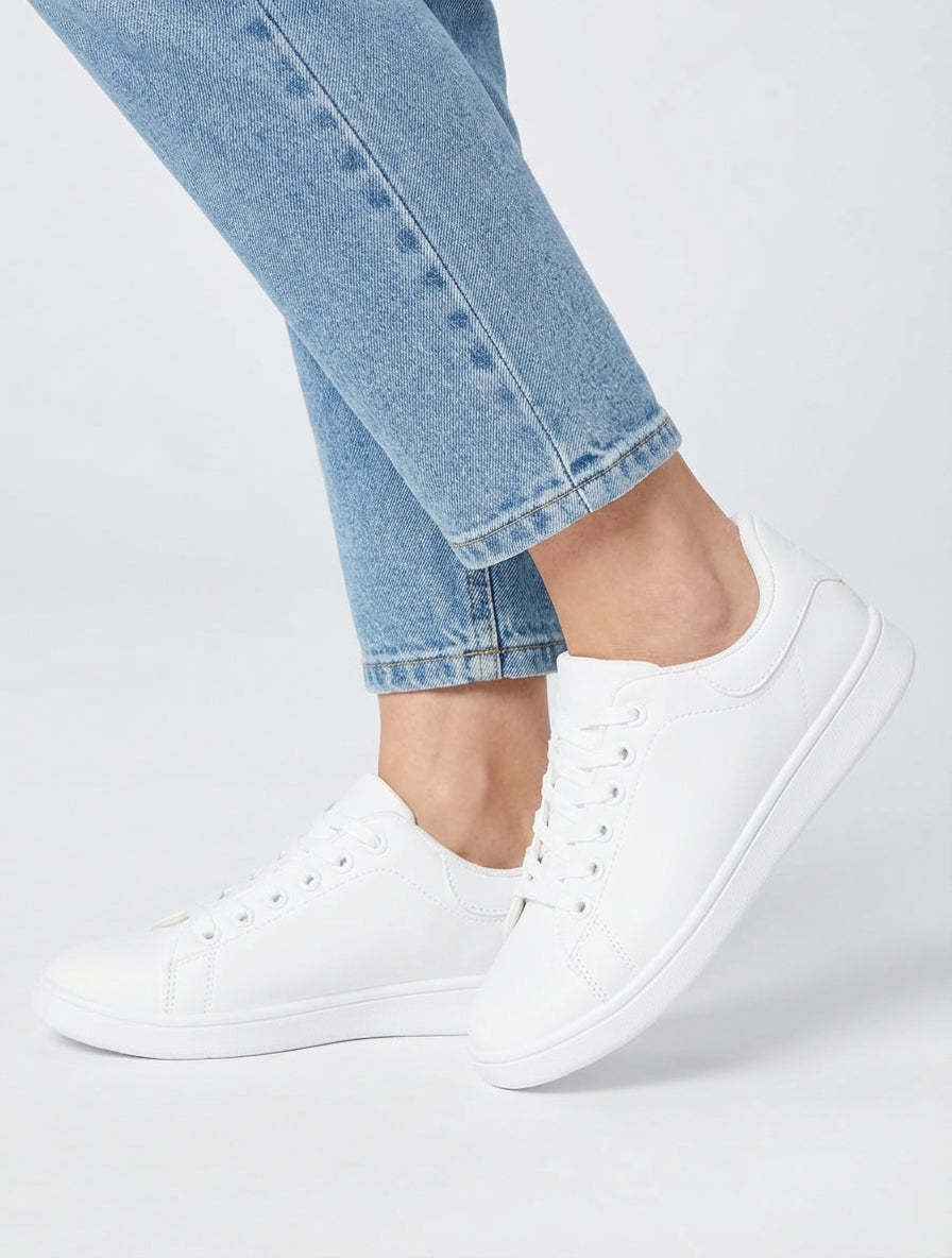 Klassische Turnschuhe aus Kunstleder - Weiß