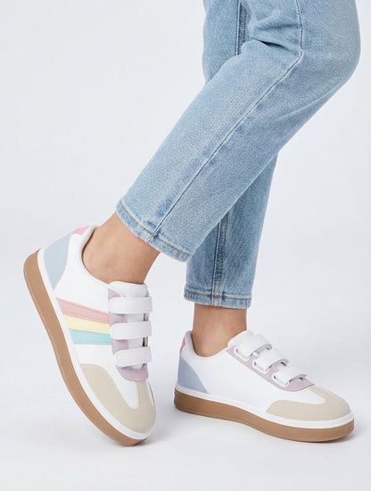 Sneaker mit Klettverschluss und Gummisohle. - Multi