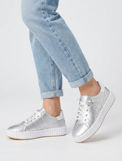 Sneaker mit durchbrochenen Mustern - Geld