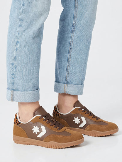 Sneaker mit Sterneinsatz - Kamel