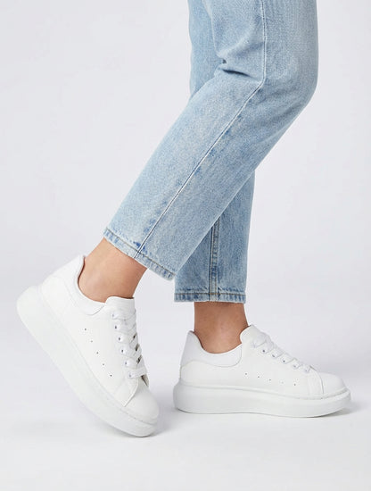 Freizeitsneaker aus Kunstleder - Weiß