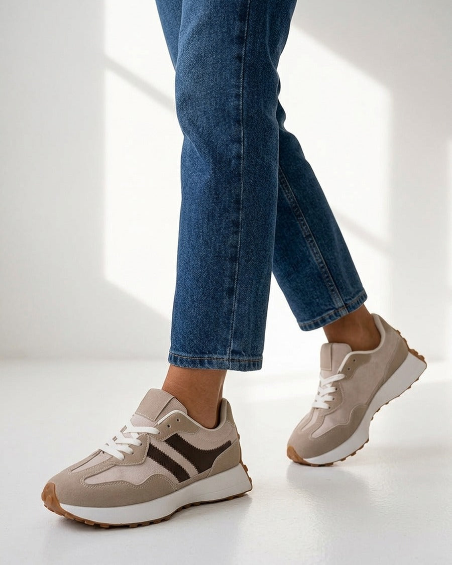 Sneaker mit Nubuk-Effekt und kontrastierenden Streifen - Beige