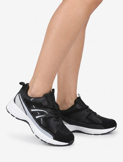 Klassische stylisierte Turnschuhe - Schwarz