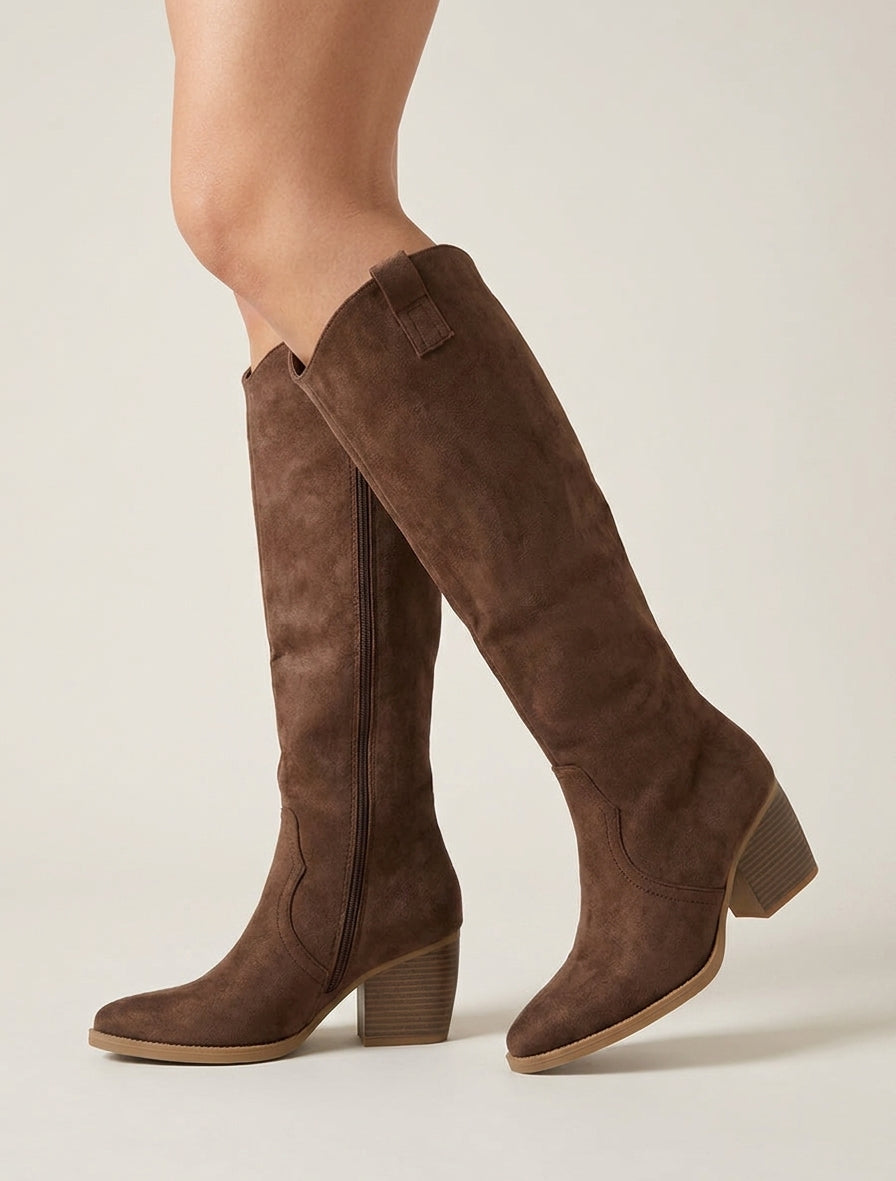 Stiefeletten aus Wildlederimitat mit spitzer Kappe - Braun